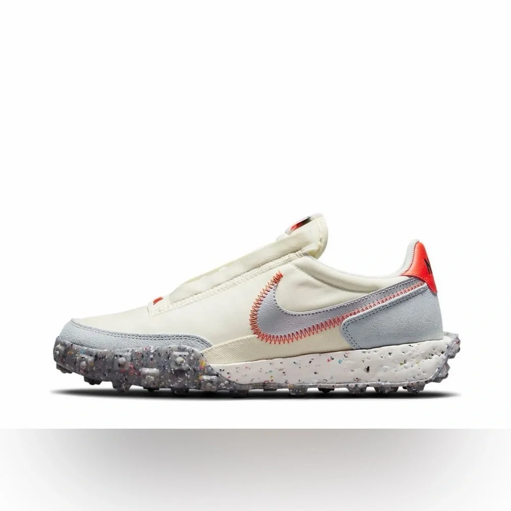 Nike Woman's Waffle Racer Crater Sneaker in Coconut Milk Size‎ 7
